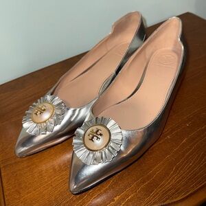 Tory Burch “Melody” Metallic Silver Pointed Ballet Flats with Pearl Rosette 6.5